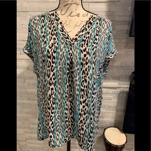 5 for $25 Beautiful blouse size M